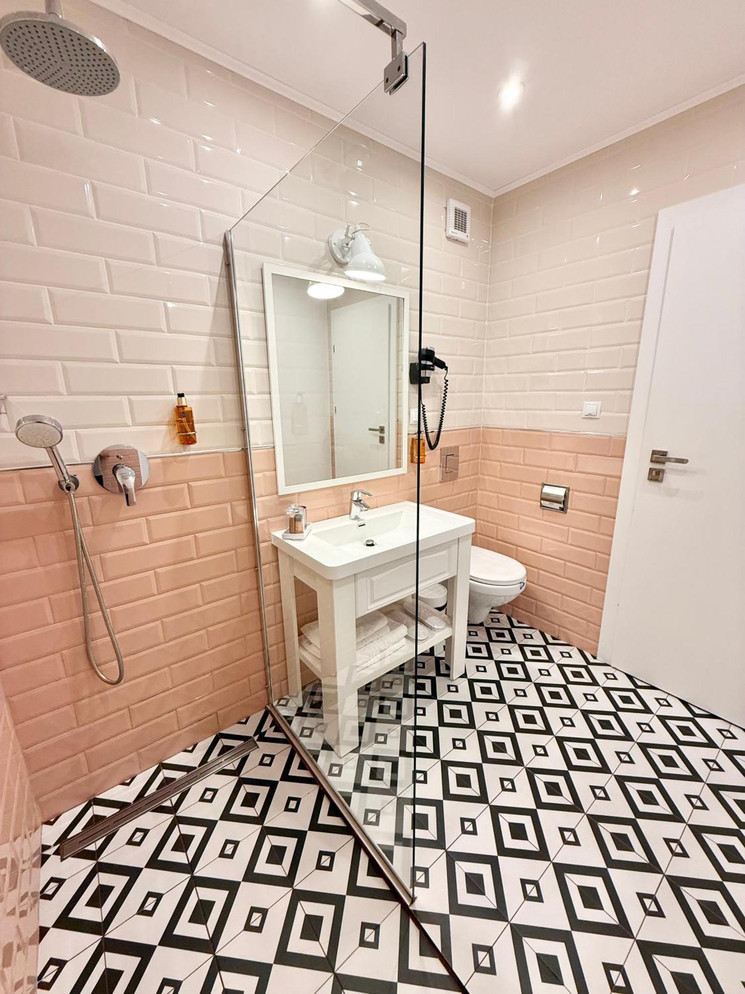 Krystal Boutique Mansion Hotel Hunedoara Exterior photo