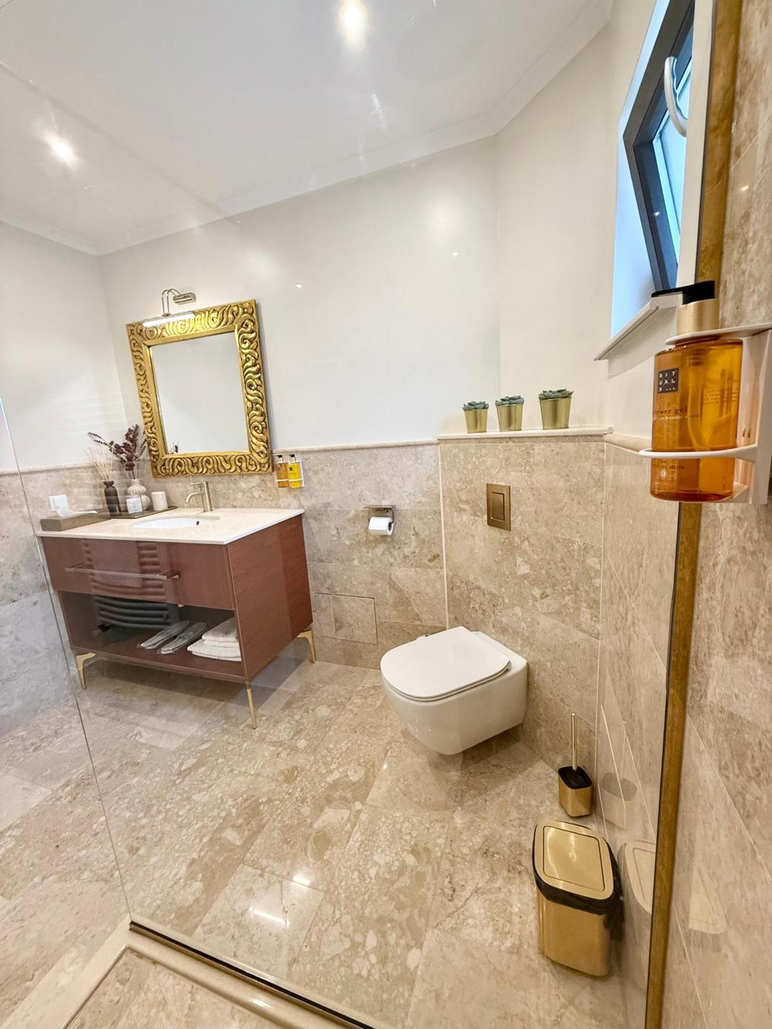 Krystal Boutique Mansion Hotel Hunedoara Exterior photo