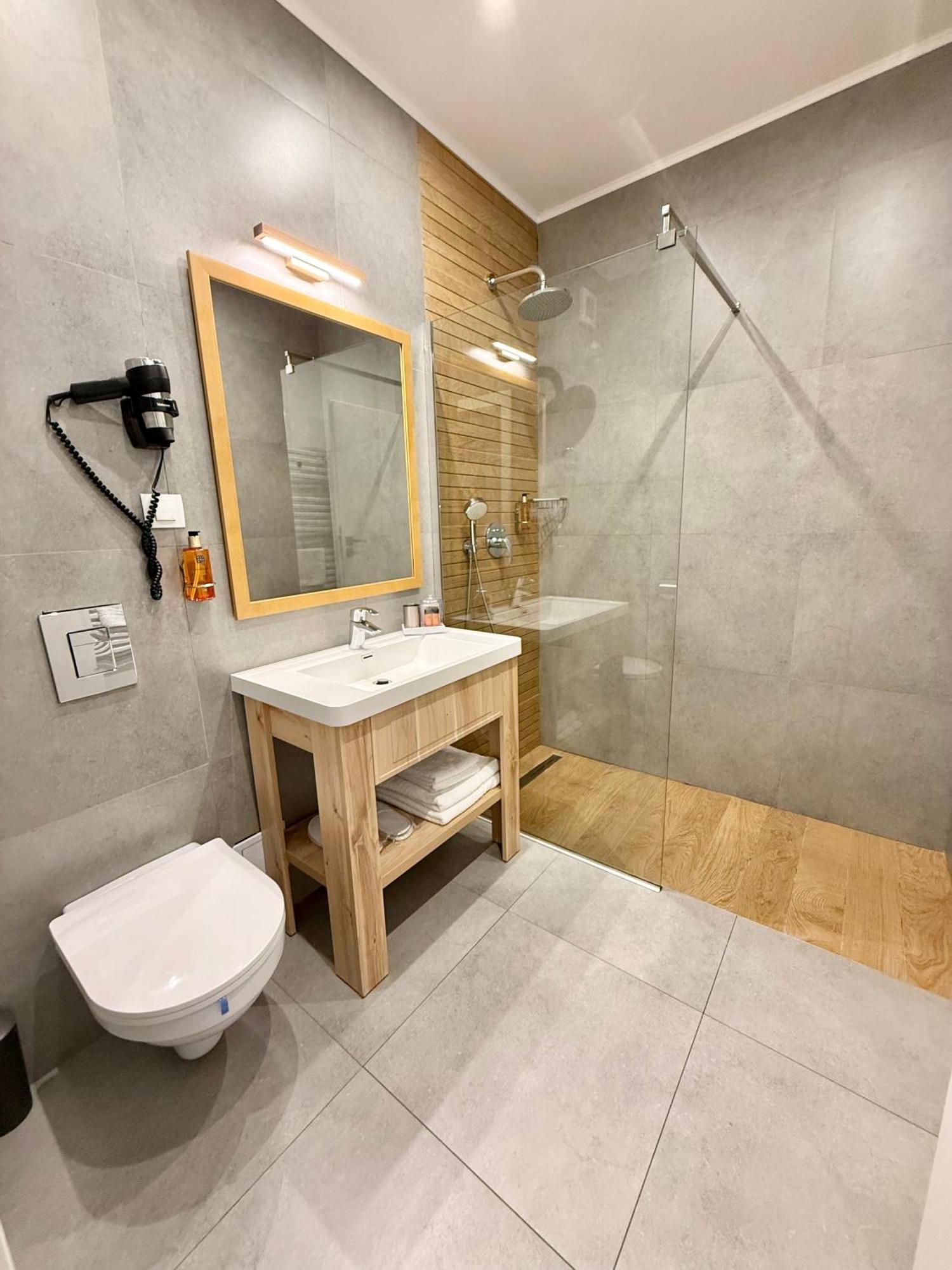 Krystal Boutique Mansion Hotel Hunedoara Exterior photo