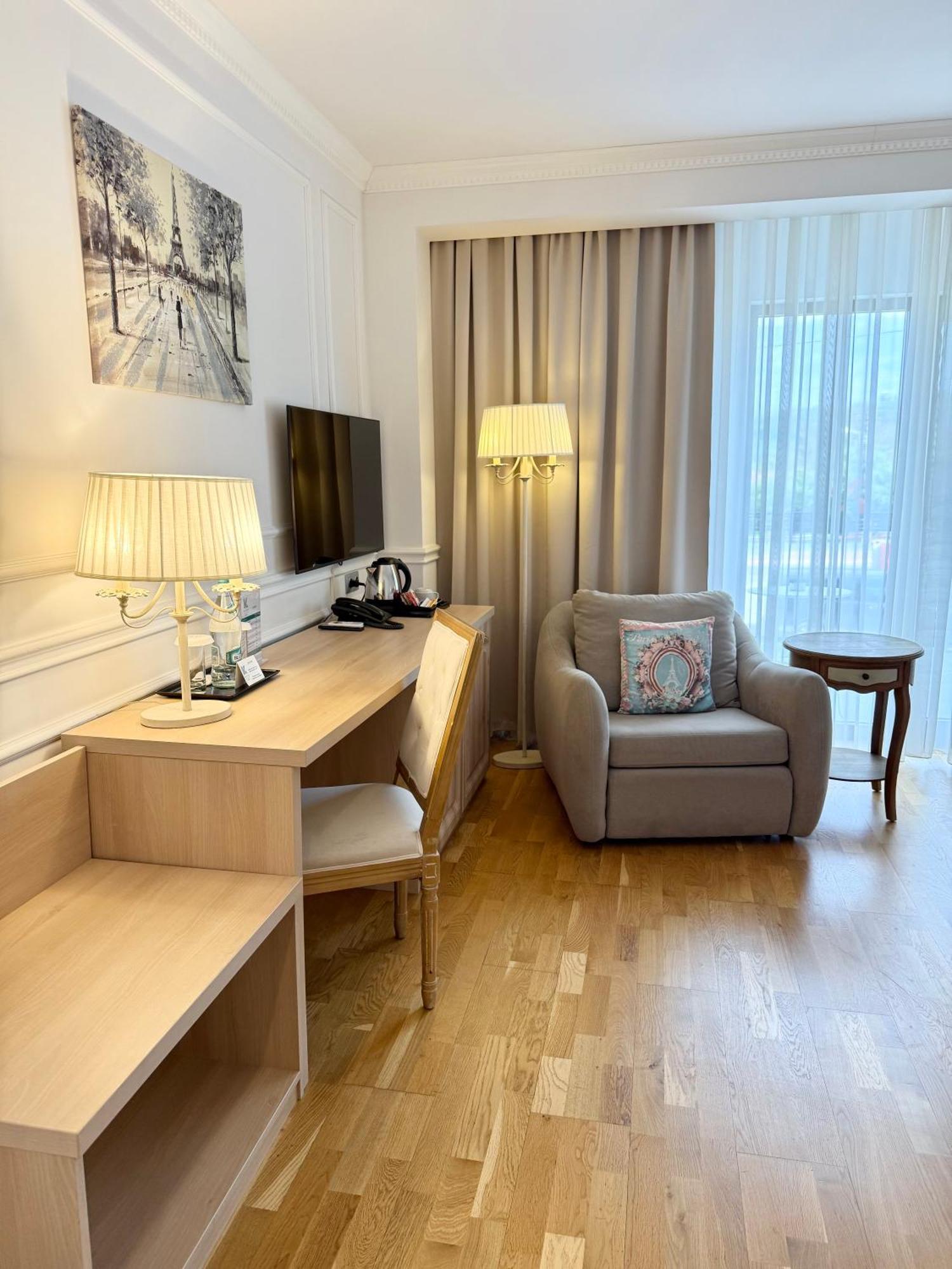 Krystal Boutique Mansion Hotel Hunedoara Exterior photo